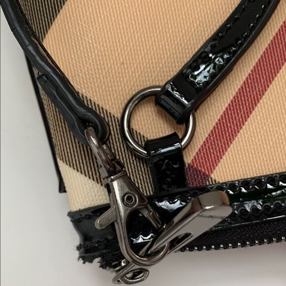 🖤Burberry Beige and Black Check Wristlet - Picture 8 of 11